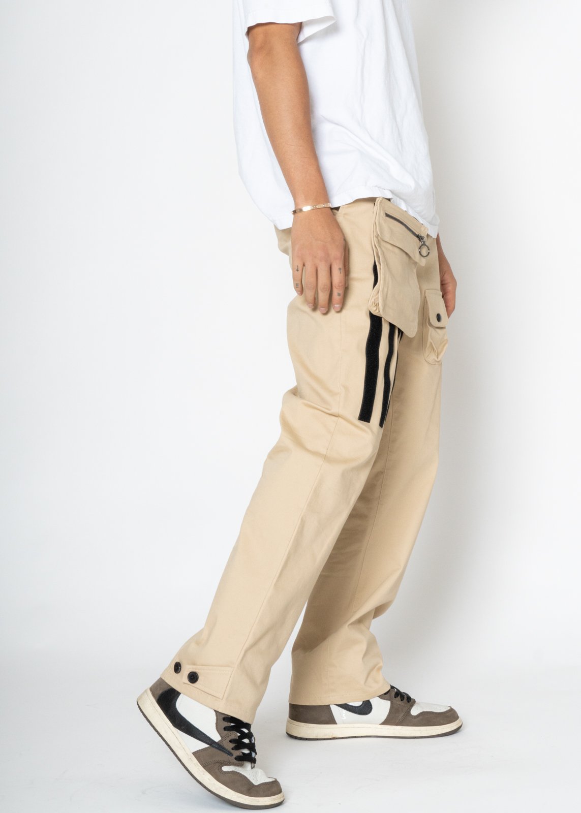 Konus Men's Cargo Pants with Removable Pocket in Khaki